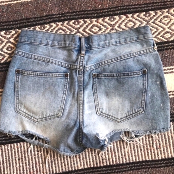 Free People Distressed Jean Shorts sz 27 - Picture 2 of 4